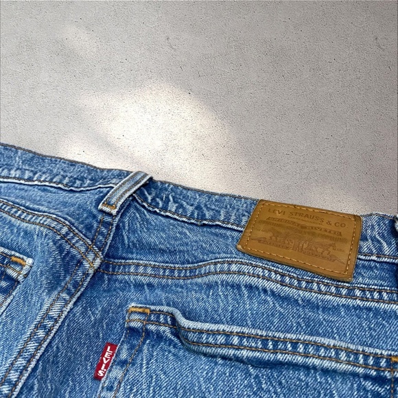 Vintage Big E Levi’s Classic Wedgie Straight Jeans - Picture 5 of 8